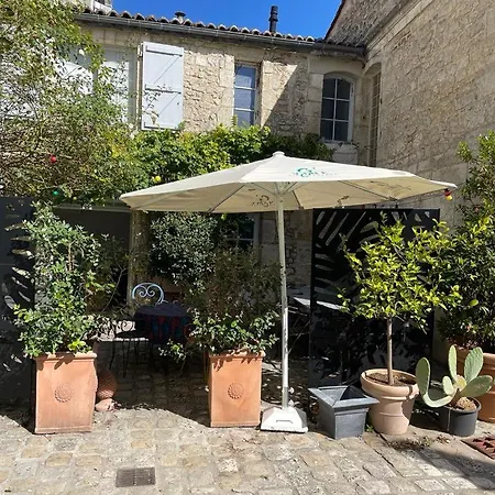 Le Relais De Poste De L'houmeau Tatil Evi *